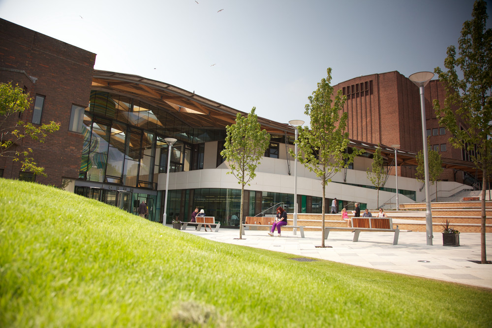 Business School World Class Scholarships, UK 2016