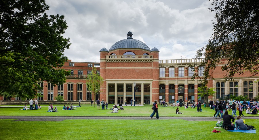 Global Banking & Finance MBA Scholarships, UK