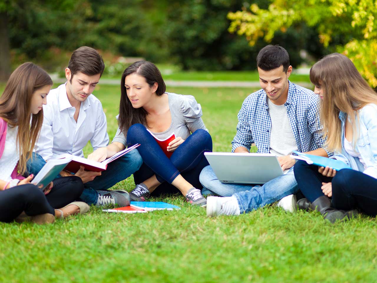 University of Dundee Making Matters Award for International Students in UK, 2019