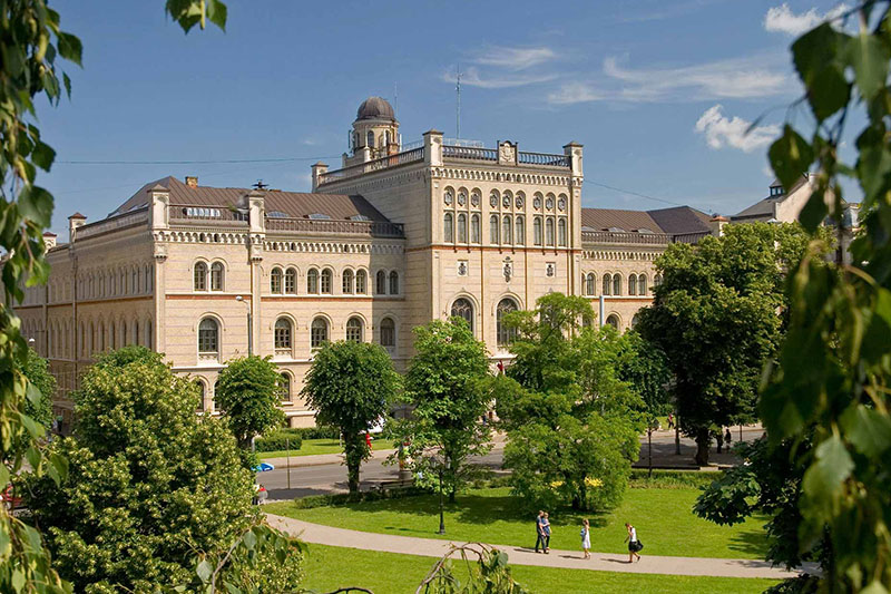 Top 10 Nursing Colleges in Toronto for Aspiring Nurses
