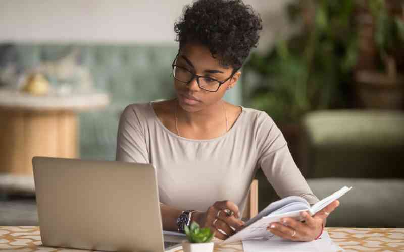 Smart Financial Habits Every Student Should Build in the Digital Age
