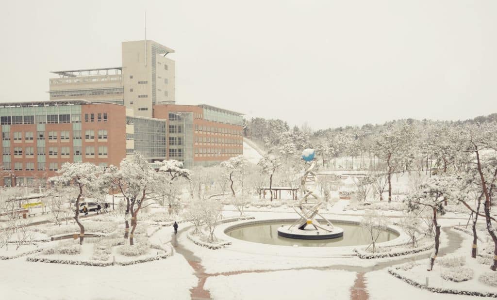 PhD/MSc Scholarship, Wireless and Emerging Networks System (WENS) Lab, Kumoh National Institute of Technology in South Korea, 2017