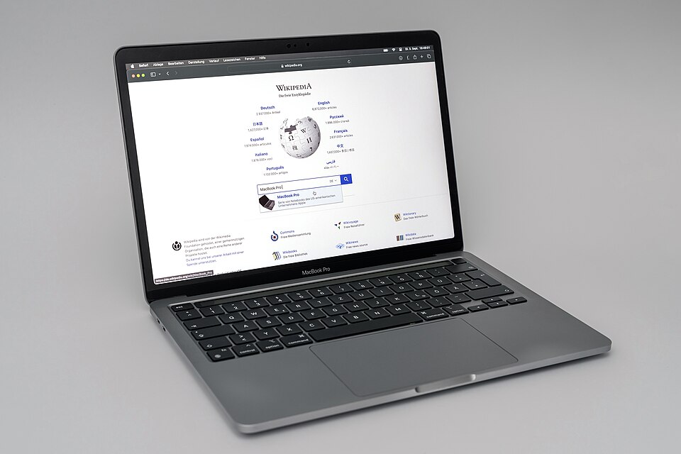 Apple MacBook Pro (M1, 2020)